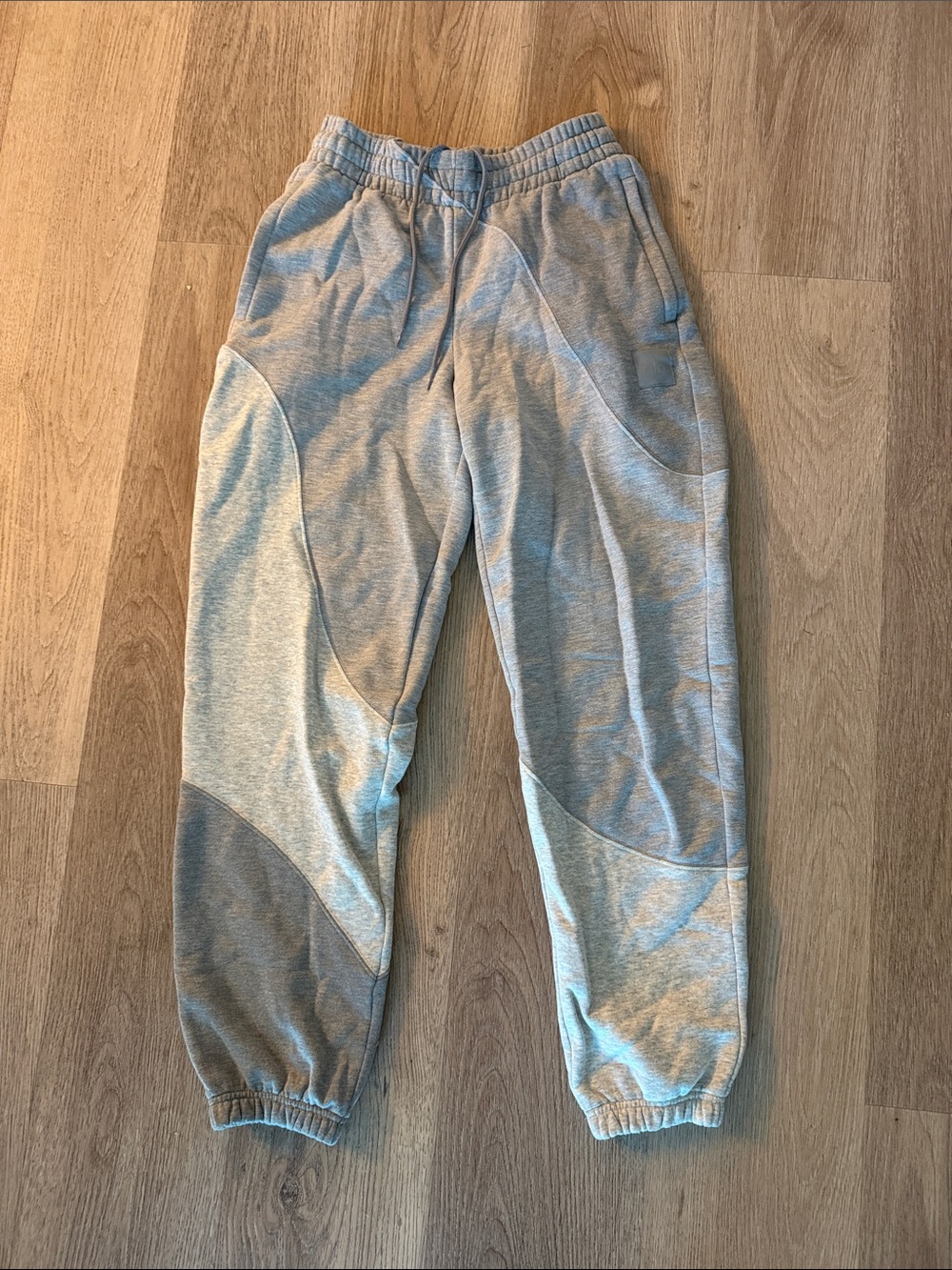 ALO Yoga Heather Gray Jogger Pants